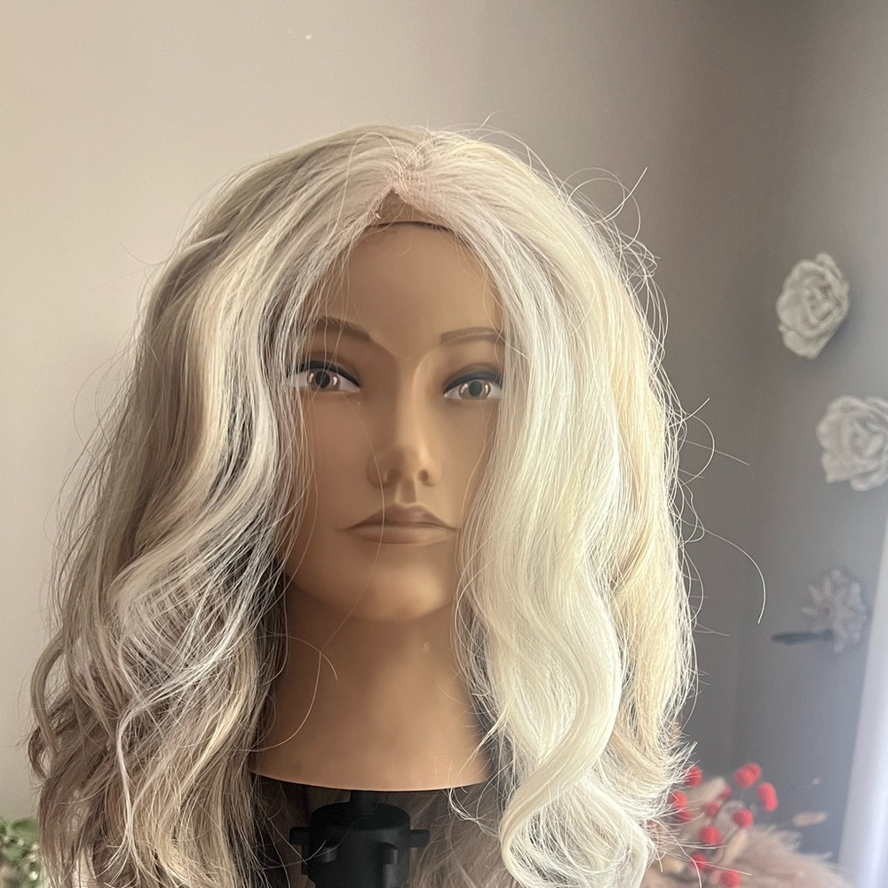 Item: Icy Ash Blonde Lace Front Wig – Soft Waves